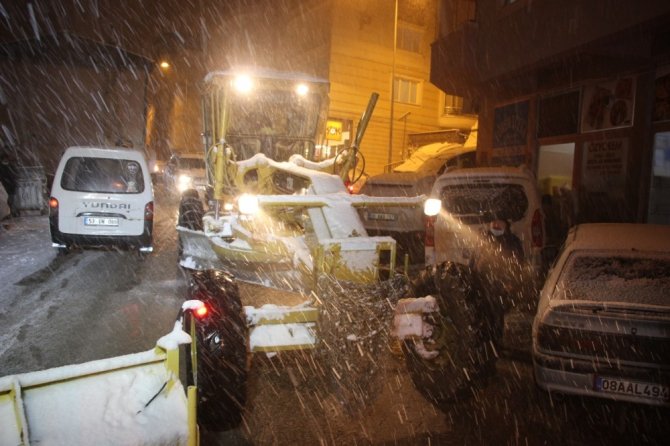 Artvin’de Kar Yağışı Sürücülere Zor Anlar Yaşattı