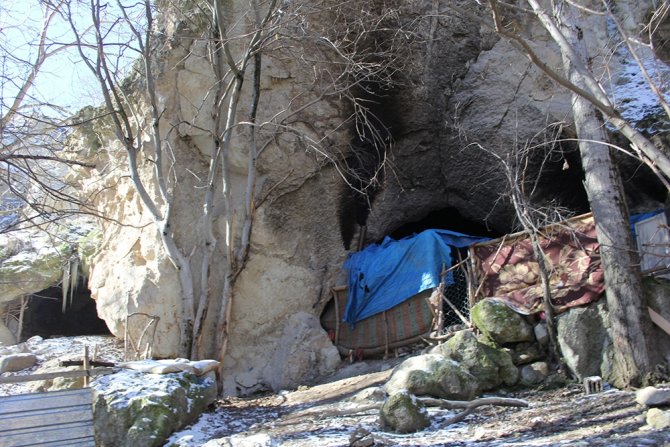 30 Yıl 10 Çocuğuyla Mağarada Yaşadı, Şimdi O Günleri Tebessümle Anıyor