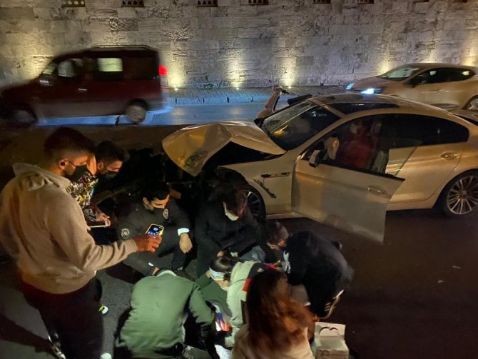 İstanbul’un Göbeğinde Feci “Makas” Kazası Kamerada