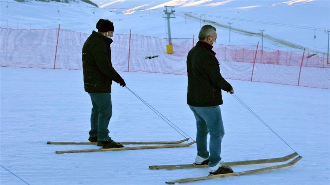 Türkiye’de Eşi Benzeri Olmayan Kayak Takımı Görenleri Şaşırtıyor