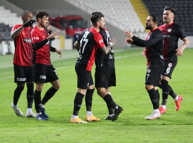 Süper Lig: Gaziantep Fk: 1 - Hatayspor: 0 (İlk Yarı)