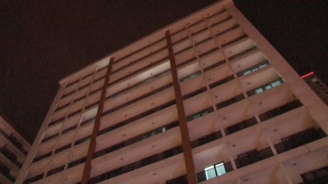 Esenyurt’ta Otelin 8’nci Katından Düşen 17 Yaşındaki Genç Kız Hayatını Kaybetti