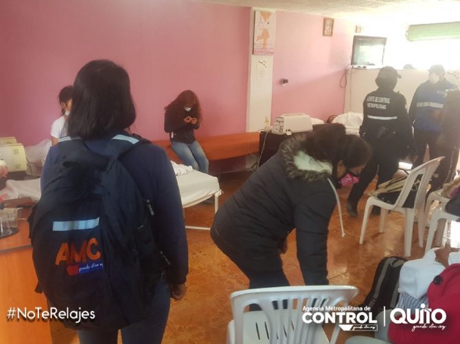 Ekvador’da Sahte Covid-19 Aşısı Yapılan Kliniğe Baskın