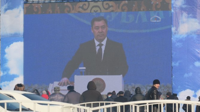 Kırgızistan’da Cumhurbaşkanlığı Seçimini Kazanan Caparov Yemin Etti