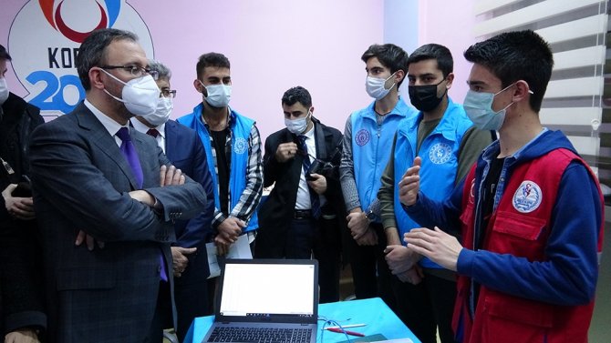 Bakan Kasapoğlu, Vanlı Gençlerle Buluştu