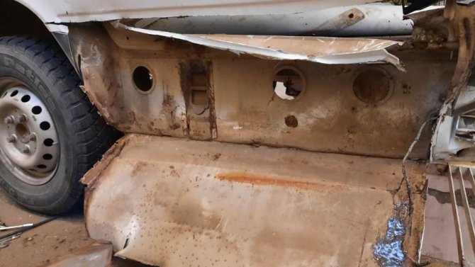 Sarp Sınır Kapısı’nda Bir Minibüste 127 Kilogram Kaçak Bal Ele Geçirildi