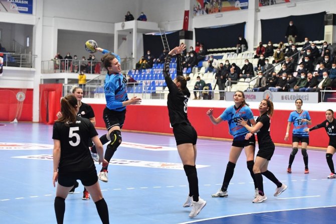 Antalya Derbisinde Kazanan Konyaaltı Oldu