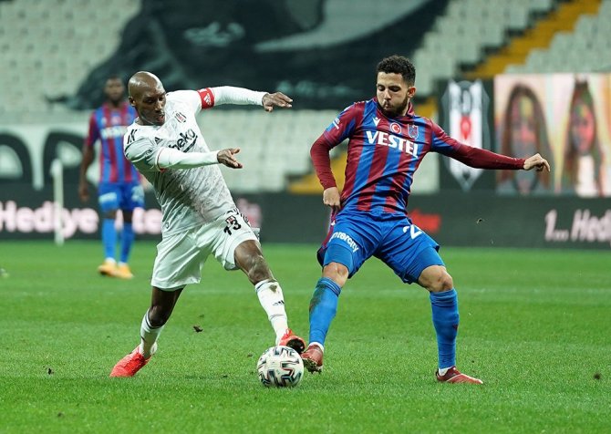 Süper Lig: Beşiktaş: 1 - Trabzonspor: 1 (İlk Yarı)
