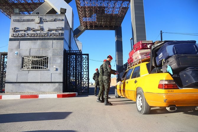 Gazze İle Mısır Arasındaki Refah Sınır Kapısı 4 Günlüğüne Açıldı