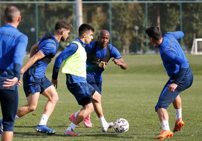 Yunus Mallı, Trabzonspor İle İlk Antrenmanına Çıktı