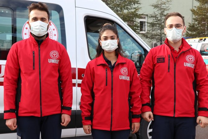 Depremde İnci’yi Kurtaran Edanur, Otobüste Doğum Yaptırdı
