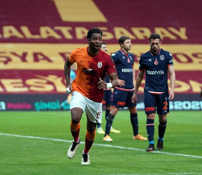 Süper Lig: Galatasaray: 3 - Medipol Başakşehir: 0 (Maç Sonucu)