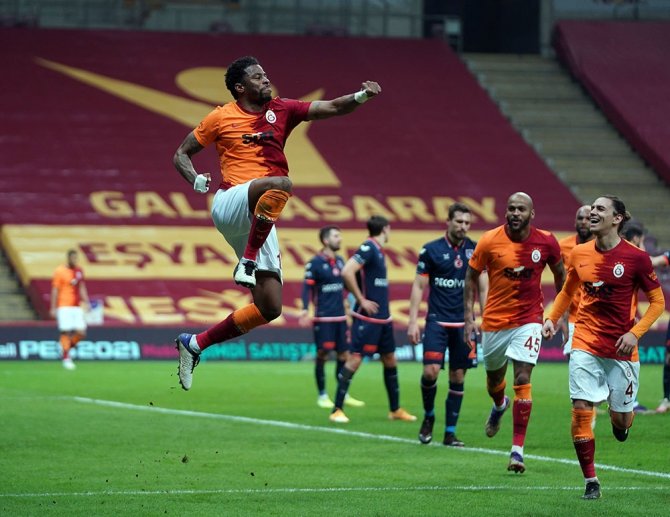 Süper Lig: Galatasaray: 3 - Medipol Başakşehir: 0 (Maç Sonucu)