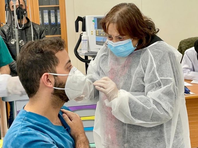 Filistin’de Covid-19’a Karşı Aşılamalar Başladı