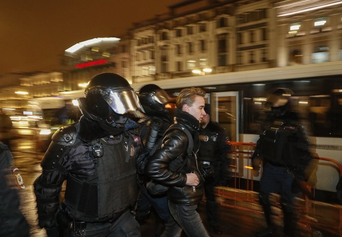 Rusya’da Navalny Destekçileri Mahkeme Kararının Ardından Sokaklara Döküldü