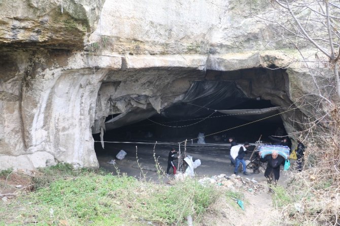 200 Yıllık Mağarada Asırlık Mesleği Sürdürüyorlar