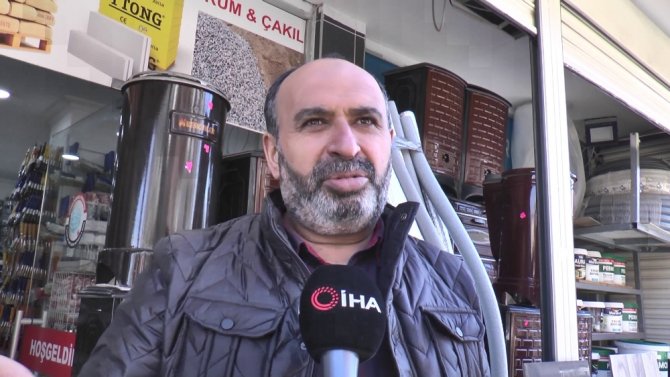Yağmurda Islanan Kağıt Toplayıcısına Montunu Veren Vatandaş Konuştu