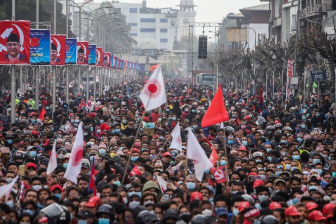 Nepal’de Hükümet Destekçilerinden Davullu Gösteri