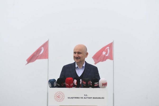 Bakan Karaismailoğlu, 1915 Çanakkale Köprüsü Kedi Yolunda Yürüyerek Asya’dan Avrupa’ya Geçti