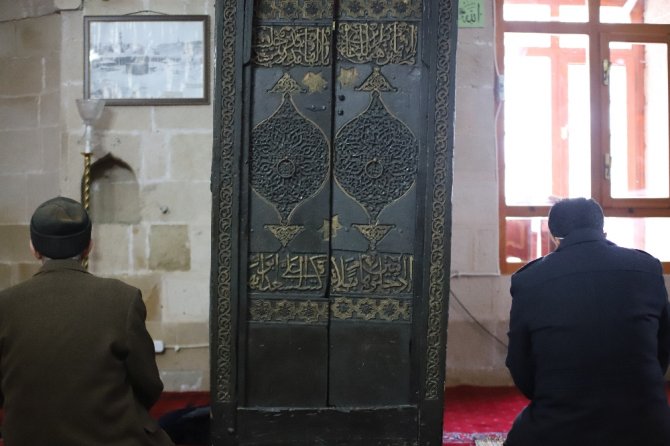 Kündekari Tekniği İle Yapılan Minber 8 Asrı Aşkındır Hizmet Veriyor