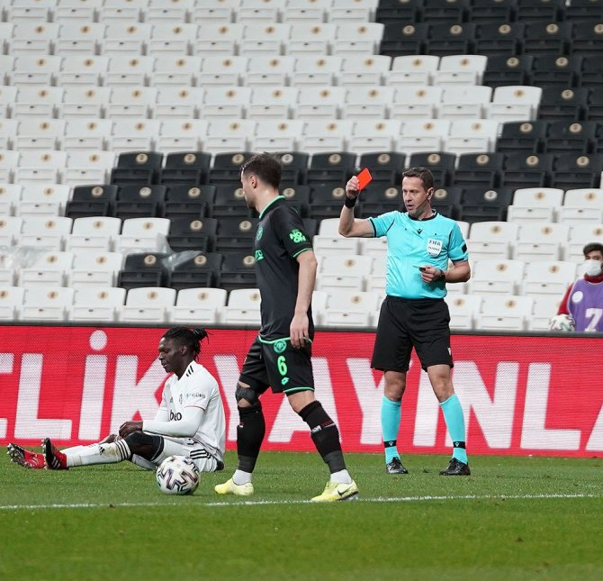 Süper Lig: Beşiktaş: 0 - Konyaspor: 0 (İlk Yarı)