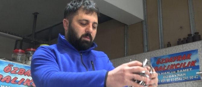 30 Gün Üzerine Avlanmaya Başlanan Ve Tezgahlara Gelen Hamsi, Balıkçıları Memnun Etmedi