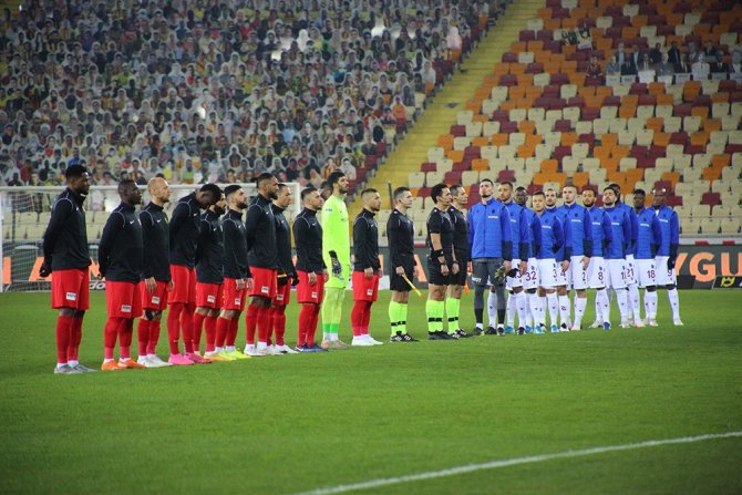 Süper Lig: Yeni Malatyaspor: 0 - Trabzonspor: 0 (İlk Yarı)