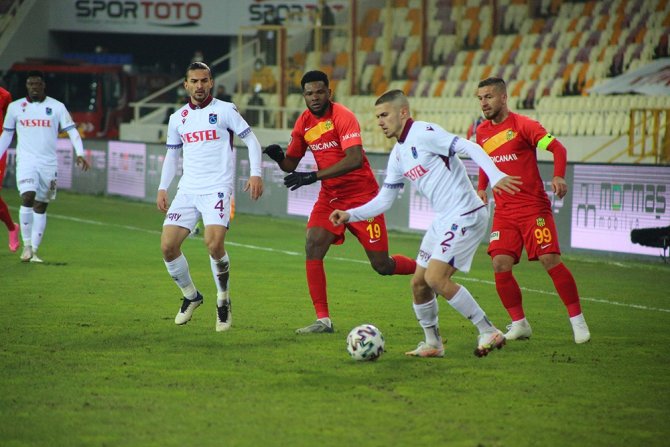 Süper Lig: Yeni Malatyaspor: 0 - Trabzonspor: 0 (İlk Yarı)
