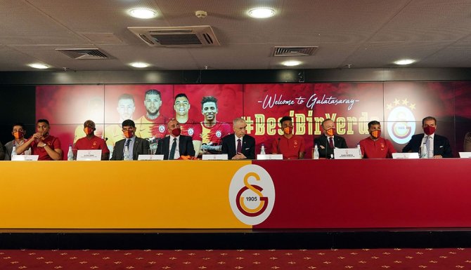 Galatasaray’da İmza Şov