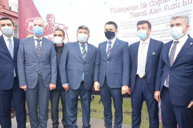 Bakan Pakdemirli: "Küçükbaş Yetiştiricilerine Bu Yıl 1 Milyarın Üzerinde Destek Vereceğiz"