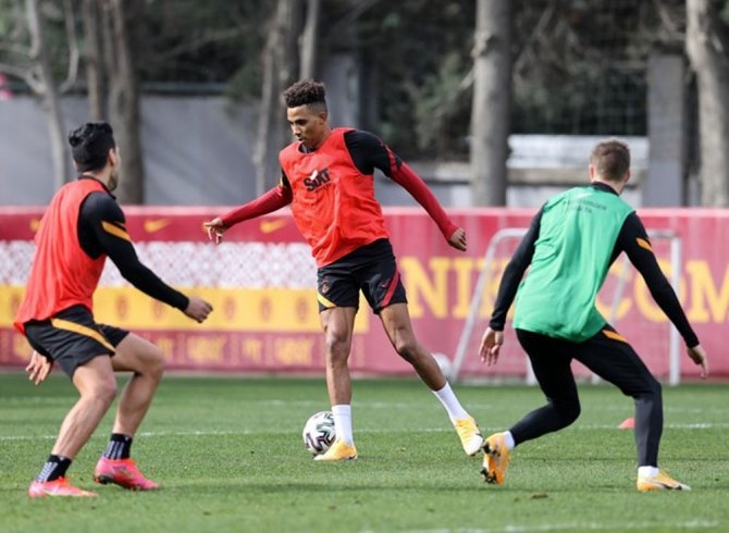 Galatasaray, Hazırlıklara Başladı