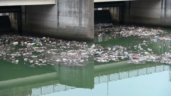 Muratlı Ve Borçka Baraj Göllerindeki Çöpler Kötü Görüntü Oluşturuyor