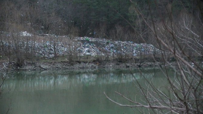 Muratlı Ve Borçka Baraj Göllerindeki Çöpler Kötü Görüntü Oluşturuyor