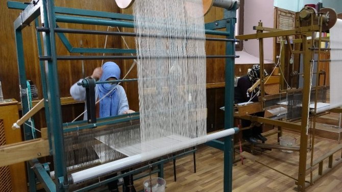 Pandeminin Stresinden El Dokuması Yaparak Kurtuluyorlar