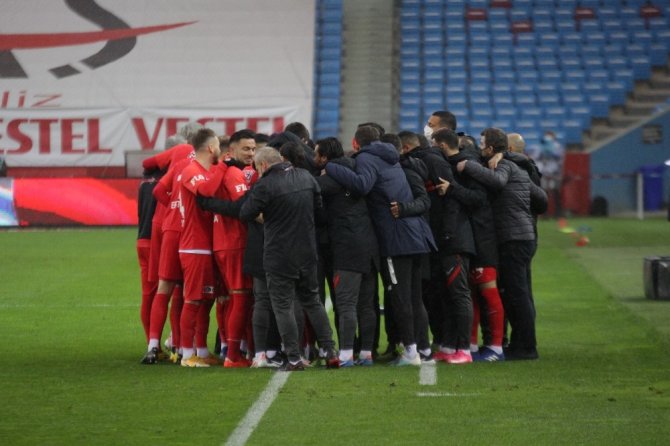 Süper Lig: Trabzonspor : 0 - Gaziantep Fk: 0 (İlk Yarı)