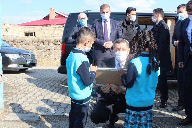 Milli Eğitim Bakanı Ziya Selçuk Iğdır’da