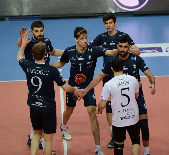 Axa Sigorta Efeler Ligi: Altekma: 3 - Arhavi Voleybol: 0