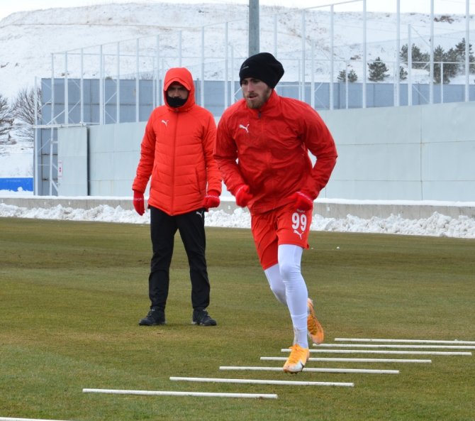 Sivasspor Eksi 7 Derecede İdman Yaptı