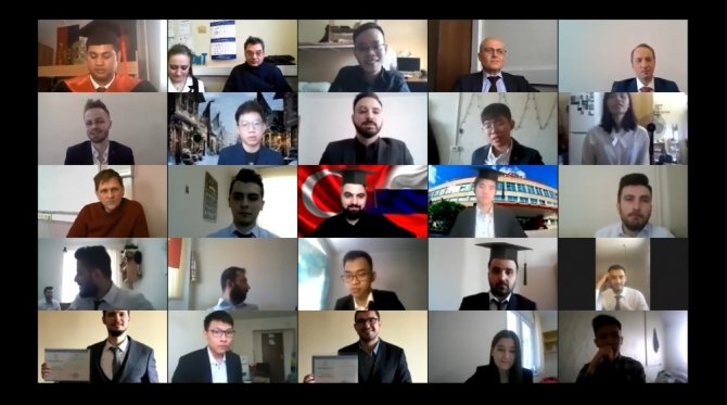 Rusya’da Nükleer Enerji Eğitimlerini Tamamlayan 43 Türk Öğrenci Diplomalarını Aldı