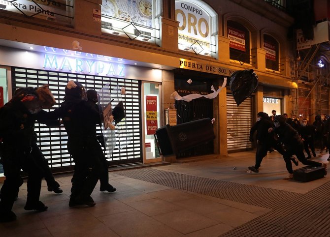 İspanya’da Rapçi Pablo Hasel Protestoları İkinci Gününde