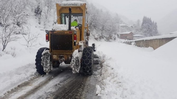 Giresun’da Kar Nedeniyle 173 Köy Yolu Ulaşıma Açıldı