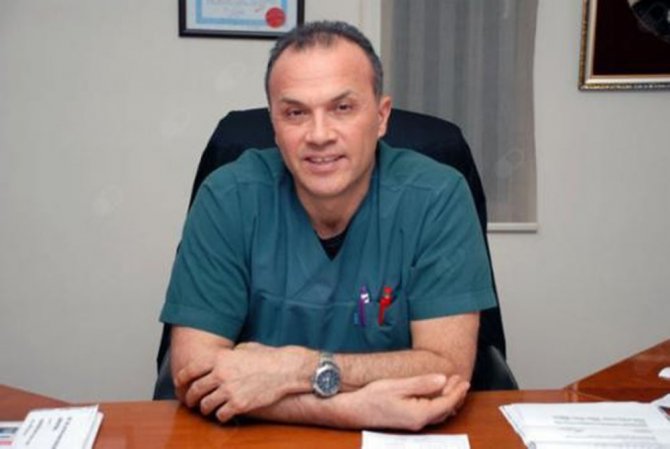 Eşini Ve Kendini Öldüren Doktorun Cenazesini Arkadaşları Aldı