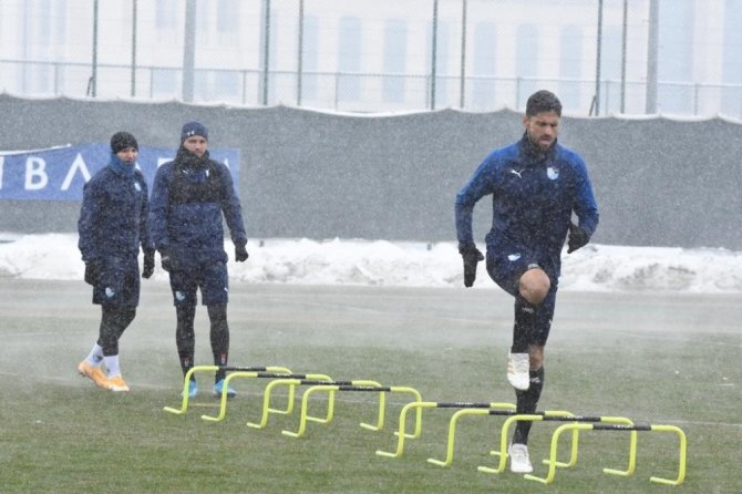 Bb Erzurumspor Yoğun Kar Yağışı Altında Çalıştı