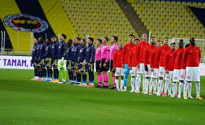 Süper Lig: Fenerbahçe: 0 - Göztepe: 1 (Maç Devam Ediyor)