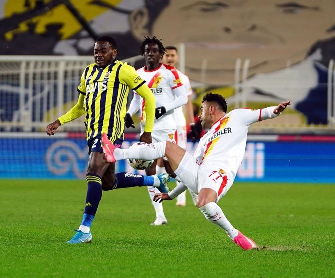 Süper Lig: Fenerbahçe: 0 - Göztepe: 1 (İlk Yarı)