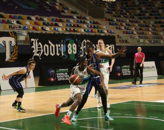 Kadınlar Basketbol Süper Ligi: İzmit Belediyespor: 96 - Hatay Bşb: 97