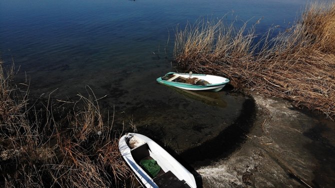 Sapanca Gölü Yükseldi, Karaya Oturan Kayıklar Suyla Buluştu