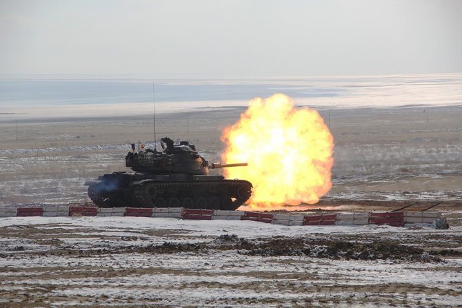 Kara Kuvvetleri Komutanlığına Ait Tank Birlikleri Muharebe Atışı Gerçekleştirildi
