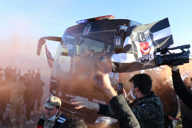 Beşiktaş’a Malatya’da Coşkulu Karşılama