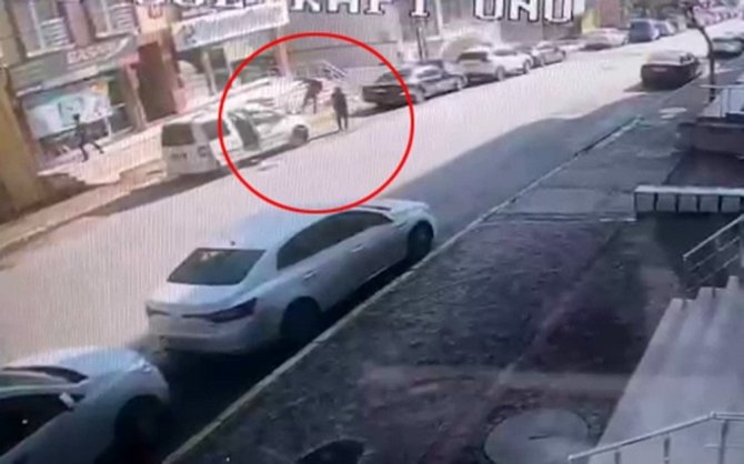 Ümraniye’de Sokak Ortasında Silahlı Dehşeti Yaşattı: Kaçarken Kaza Yaptı